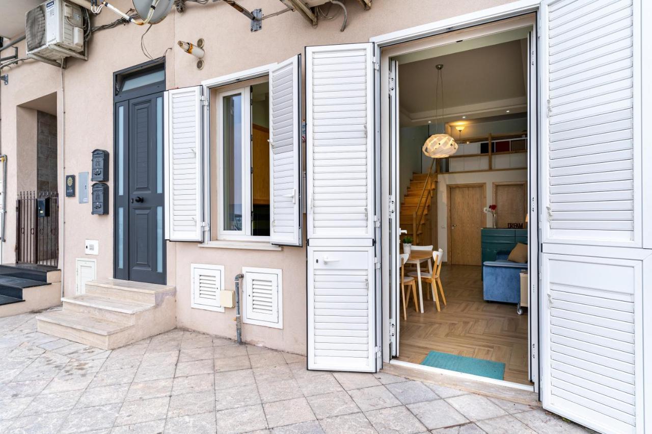 Giardini Naxos Lovely Flat In Front Of The Beach ภายนอก รูปภาพ